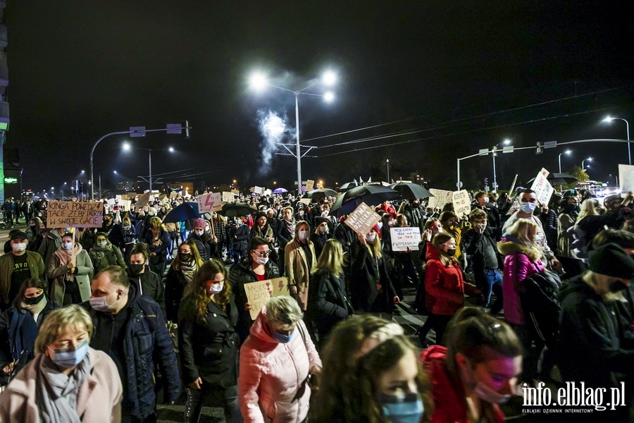  "PiS wypowiedzia kobietom wojn". Kilka tysicy elblan ponownie wyszo na ulice, fot. 49