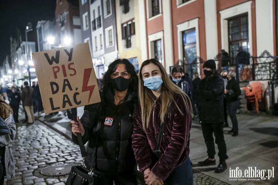 "Peace not PiS". Kolejny protest w Elblgu, demonstracj prbowano zakci, fot. 4