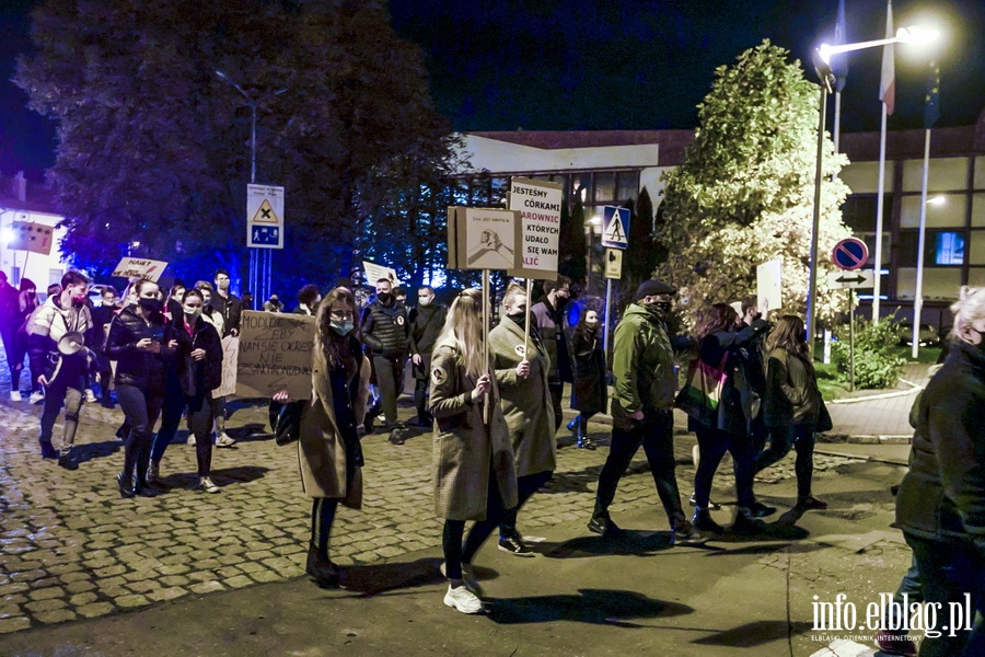 "Peace not PiS". Kolejny protest w Elblgu, demonstracj prbowano zakci, fot. 10