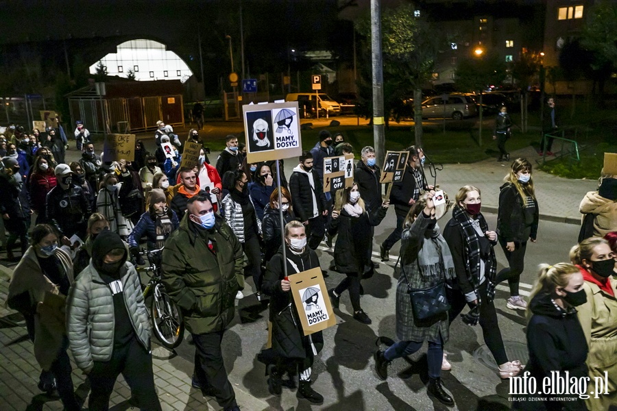 "Peace not PiS". Kolejny protest w Elblgu, demonstracj prbowano zakci, fot. 16