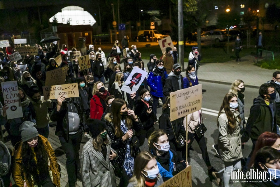 "Peace not PiS". Kolejny protest w Elblgu, demonstracj prbowano zakci, fot. 17