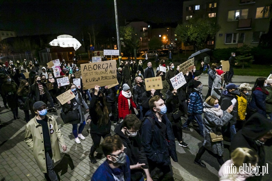 "Peace not PiS". Kolejny protest w Elblgu, demonstracj prbowano zakci, fot. 18