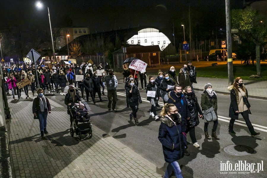 "Peace not PiS". Kolejny protest w Elblgu, demonstracj prbowano zakci, fot. 19