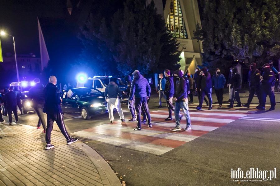 "Peace not PiS". Kolejny protest w Elblgu, demonstracj prbowano zakci, fot. 26