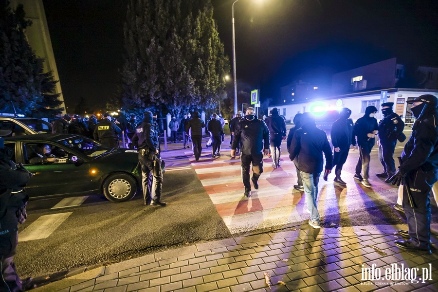 "Peace not PiS". Kolejny protest w Elblgu, demonstracj prbowano zakci, fot. 27