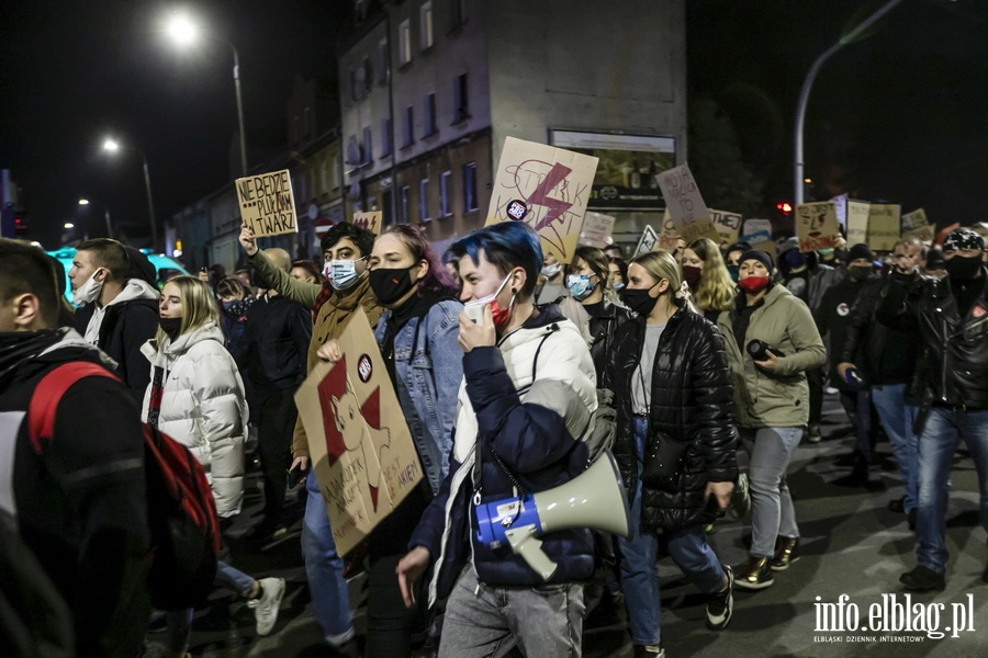 "Peace not PiS". Kolejny protest w Elblgu, demonstracj prbowano zakci, fot. 32