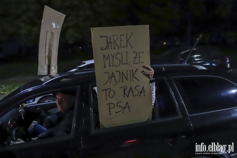 "Nie skadamy parasolek". Protest w Elblgu, demonstrantki zablokoway ruch wmiecie, fot. 32