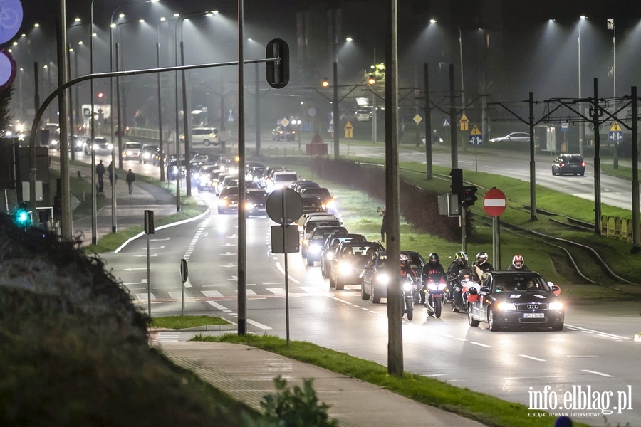 Strajk kobiet w Elblgu. Tym razem to by protest samochodowy, fot. 1