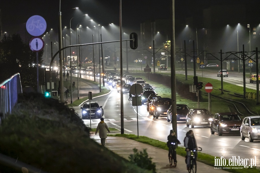 Strajk kobiet w Elblgu. Tym razem to by protest samochodowy, fot. 4