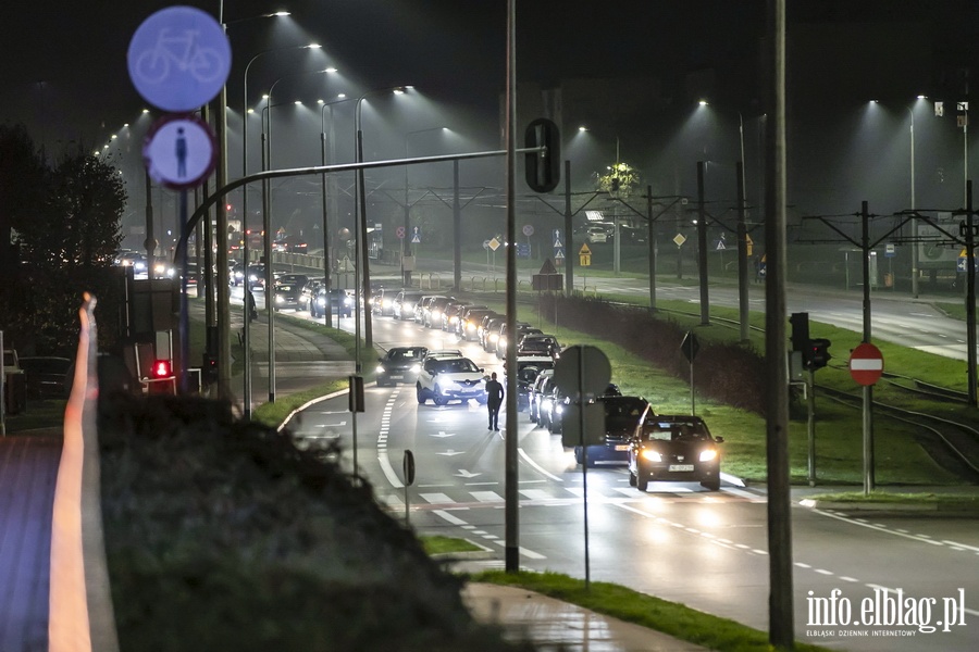 Strajk kobiet w Elblgu. Tym razem to by protest samochodowy, fot. 8