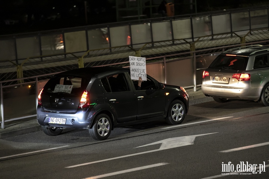 Strajk kobiet w Elblgu. Tym razem to by protest samochodowy, fot. 9