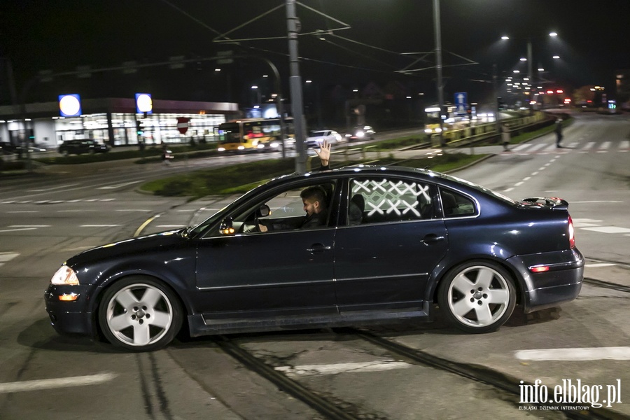 Strajk kobiet w Elblgu. Tym razem to by protest samochodowy, fot. 17