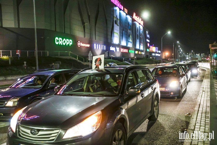 Strajk kobiet w Elblągu. Tym razem to był protest samochodowy, fot. 22