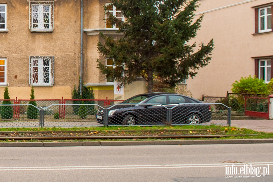 Mistrzowie parkowania w Elblągu (część 72), fot. 5