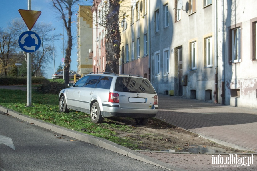 Mistrzowie parkowania w Elblągu (część 72), fot. 16