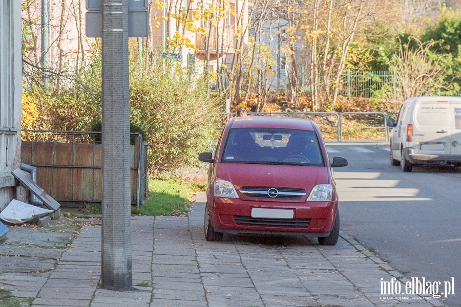 Mistrzowie parkowania w Elblągu (część 73), fot. 4