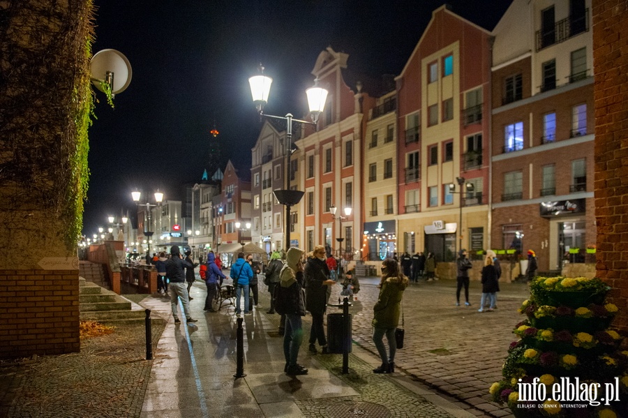 Elblski Strajk Kobiet zorganizowa kolejny protest pt.: ,, Wkurzone za Warszaw ''., fot. 24