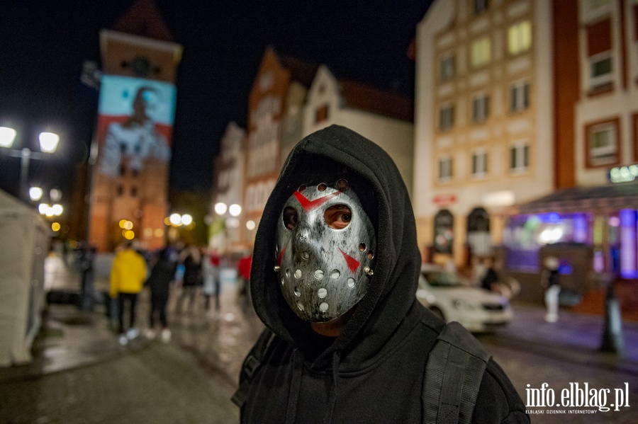 Elblski Strajk Kobiet zorganizowa kolejny protest pt.: ,, Wkurzone za Warszaw ''., fot. 32