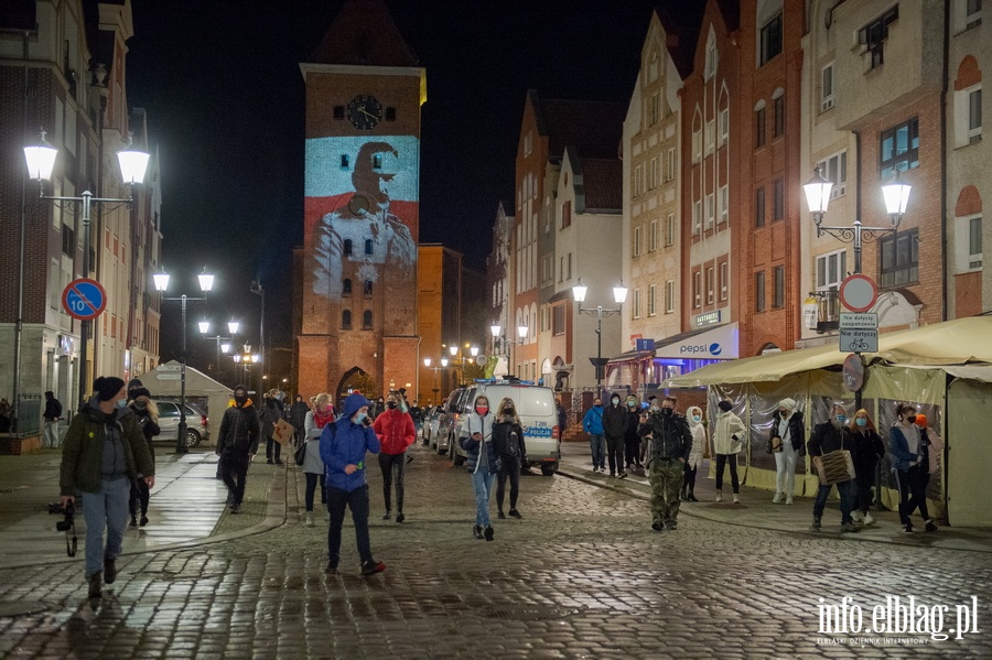 Elblski Strajk Kobiet zorganizowa kolejny protest pt.: ,, Wkurzone za Warszaw ''., fot. 33