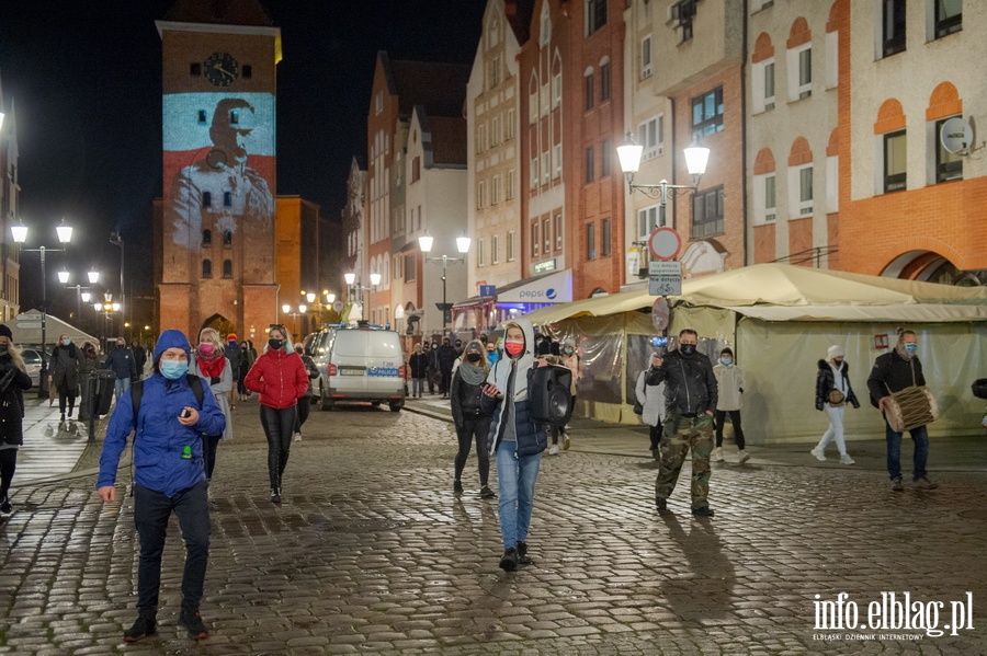 Elblski Strajk Kobiet zorganizowa kolejny protest pt.: ,, Wkurzone za Warszaw ''., fot. 34