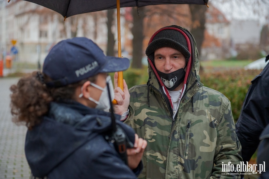 W Elblgu odby si dzi kolejny Strajk Kobiet. Dat wybrano nieprzypadkowo, fot. 14