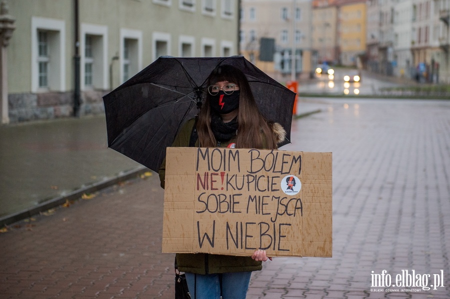 W Elblgu odby si dzi kolejny Strajk Kobiet. Dat wybrano nieprzypadkowo, fot. 16