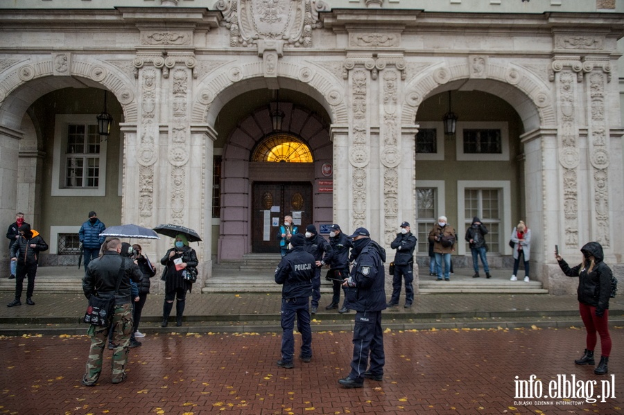 W Elblgu odby si dzi kolejny Strajk Kobiet. Dat wybrano nieprzypadkowo, fot. 17