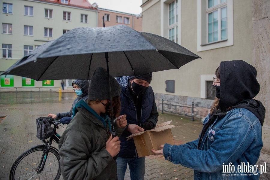 W Elblgu odby si dzi kolejny Strajk Kobiet. Dat wybrano nieprzypadkowo, fot. 21