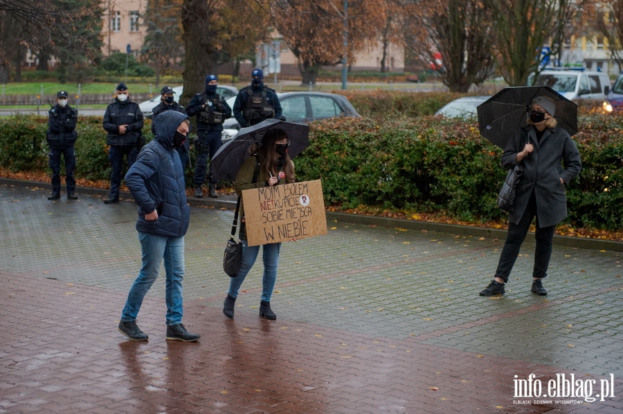 W Elblgu odby si dzi kolejny Strajk Kobiet. Dat wybrano nieprzypadkowo, fot. 23