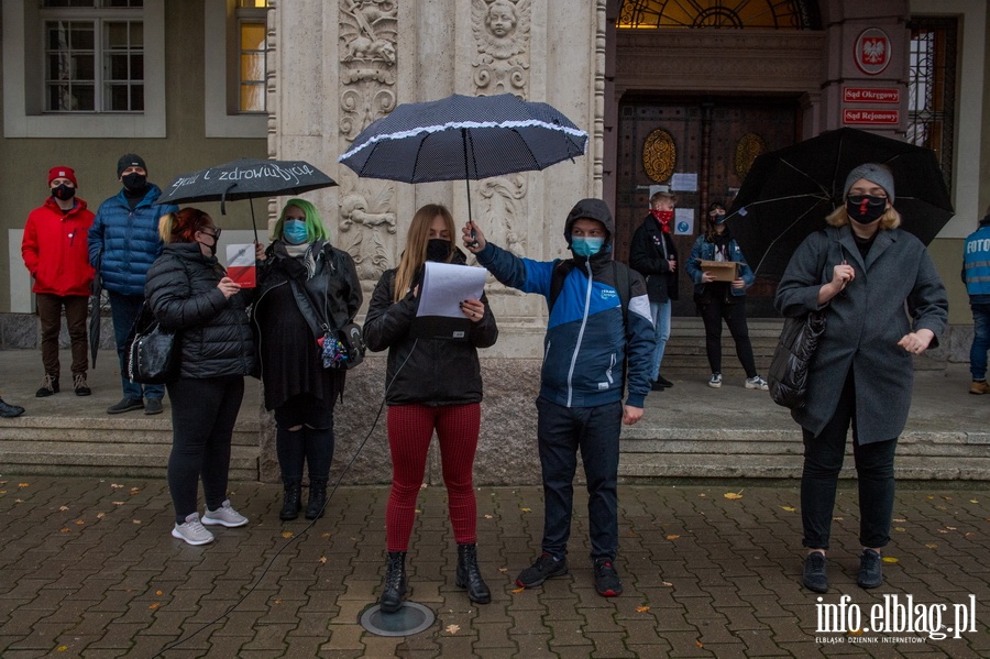 W Elblągu odbył się dziś kolejny Strajk Kobiet. Datę wybrano nieprzypadkowo, fot. 29