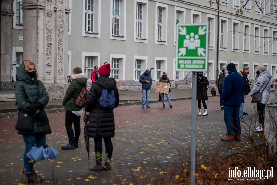 W Elblgu odby si dzi kolejny Strajk Kobiet. Dat wybrano nieprzypadkowo, fot. 32