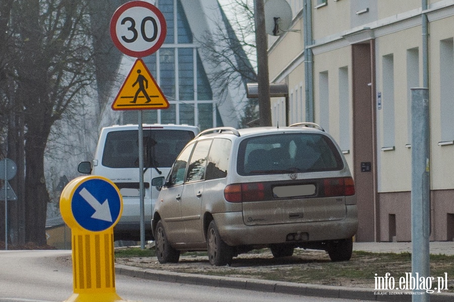 Mistrzowie parkowania w Elblągu (część 74), fot. 10
