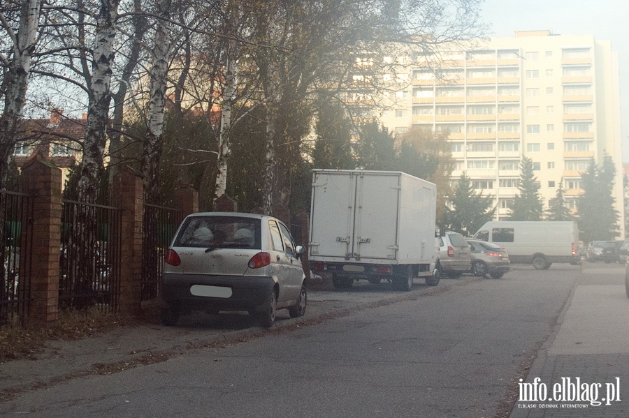 Mistrzowie parkowania w Elblągu (część 74), fot. 13