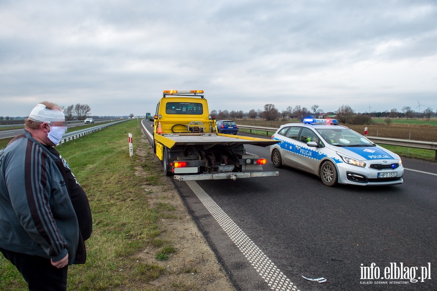 Pocig policyjny na S7. Zniszczone cztery auta, fot. 4