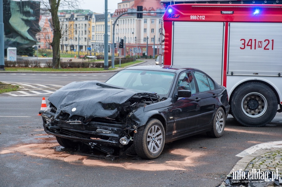 Wypadek dwch samochodw osobowych na rogu ulic Grota Roweckiego z Romualda Traugutta., fot. 13