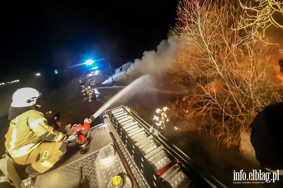 Pożar budynku gospodarczego w Dzierzgonce - zobacz zdjęcia z akcji, fot. 5
