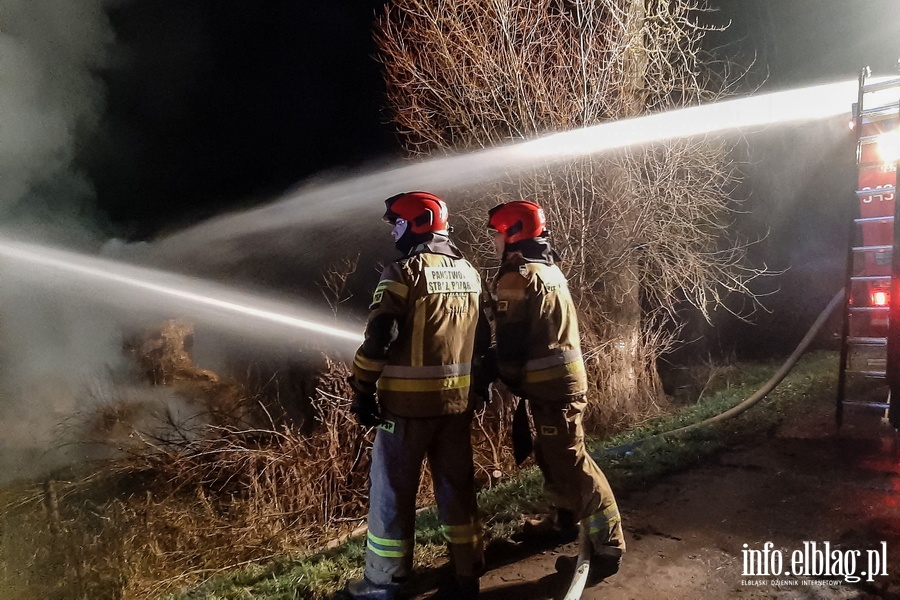 Pożar budynku gospodarczego w Dzierzgonce - zobacz zdjęcia z akcji, fot. 7