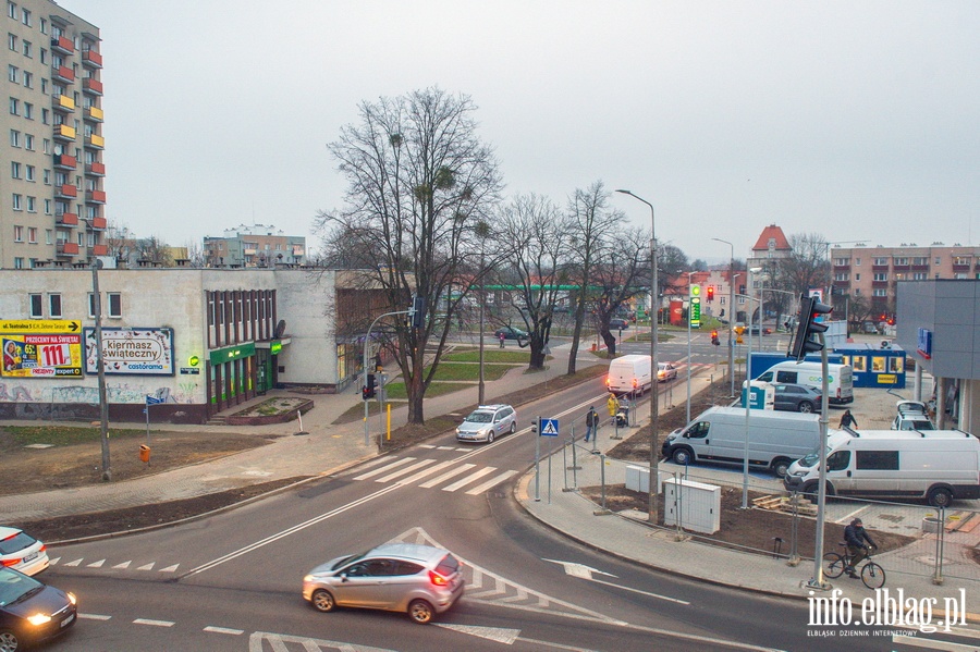 Koniec prac na skrzyowaniu Robotniczej i Pionierskiej. Powsta dojazd do nowego marketu, fot. 12