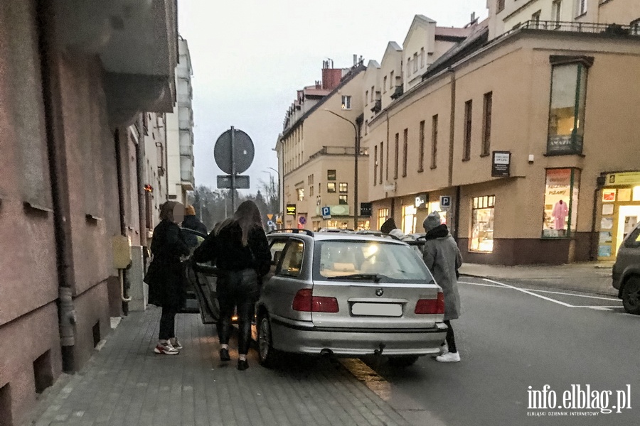Mistrzowie parkowania w Elblągu (część 76), fot. 7