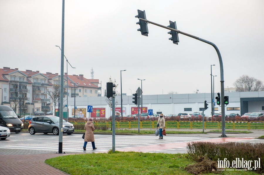 Piesi bd bezpieczniejsi na Pk. Dbka? Miasto chce zainwestowa w kolejne aktywne przejcia, fot. 4