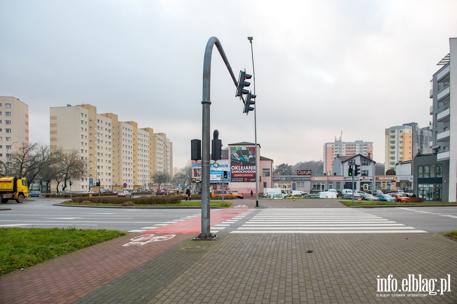 Piesi będą bezpieczniejsi na Płk. Dąbka? Miasto chce zainwestować w kolejne aktywne przejścia, fot. 9