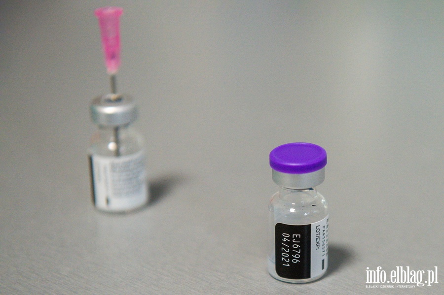 W Szpitalu Miejskim odbyy si pierwsze szczepienia przeciwko COVID-19, fot. 20