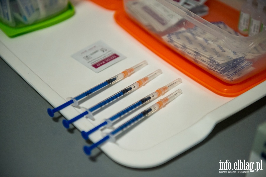 W Szpitalu Miejskim odbyły się pierwsze szczepienia przeciwko COVID-19, fot. 22