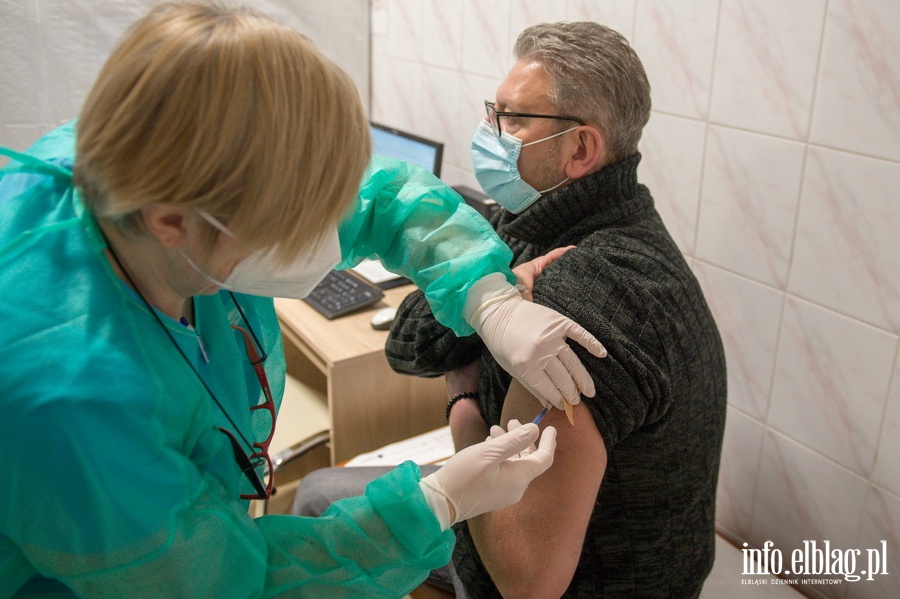 W Szpitalu Miejskim odbyły się pierwsze szczepienia przeciwko COVID-19, fot. 23