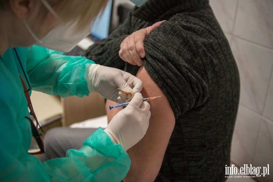 W Szpitalu Miejskim odbyły się pierwsze szczepienia przeciwko COVID-19, fot. 24