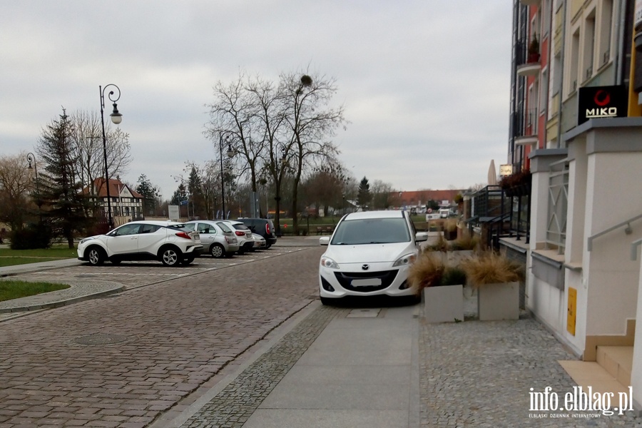 Mistrzowie parkowania w Elblągu (część 79), fot. 1