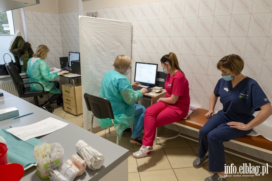 Druga tura szczepień personelu medycznego przy Elbląskim Szpitalu Specjalistycznym , fot. 5