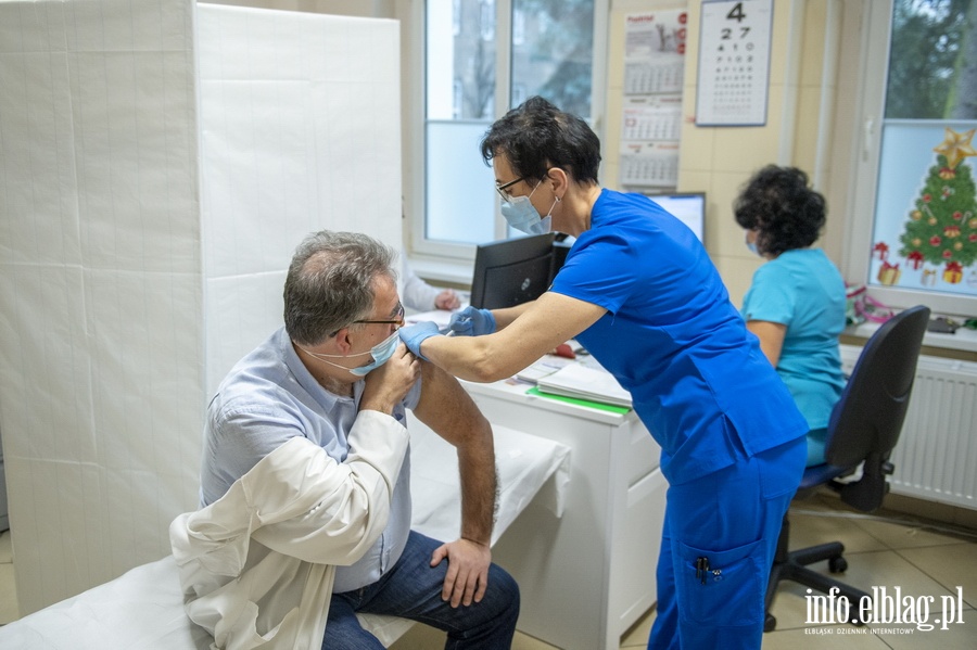 Druga tura szczepień personelu medycznego przy Elbląskim Szpitalu Specjalistycznym , fot. 26