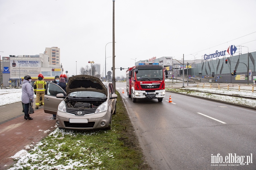 Kolizja dwch nissanw. "Sprawczyni wyjedzaa z Carrefoura", fot. 5