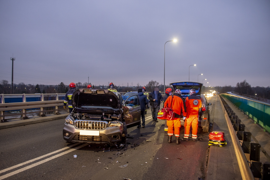 Wypadek dwch aut na mocie Unii Europejskiej., fot. 4